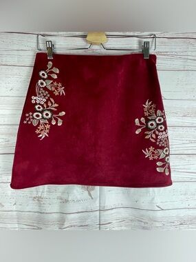 Mi Ami Skirt Size M Red Faux Suede Embroidered Floral Stretch Mini Boho Festival